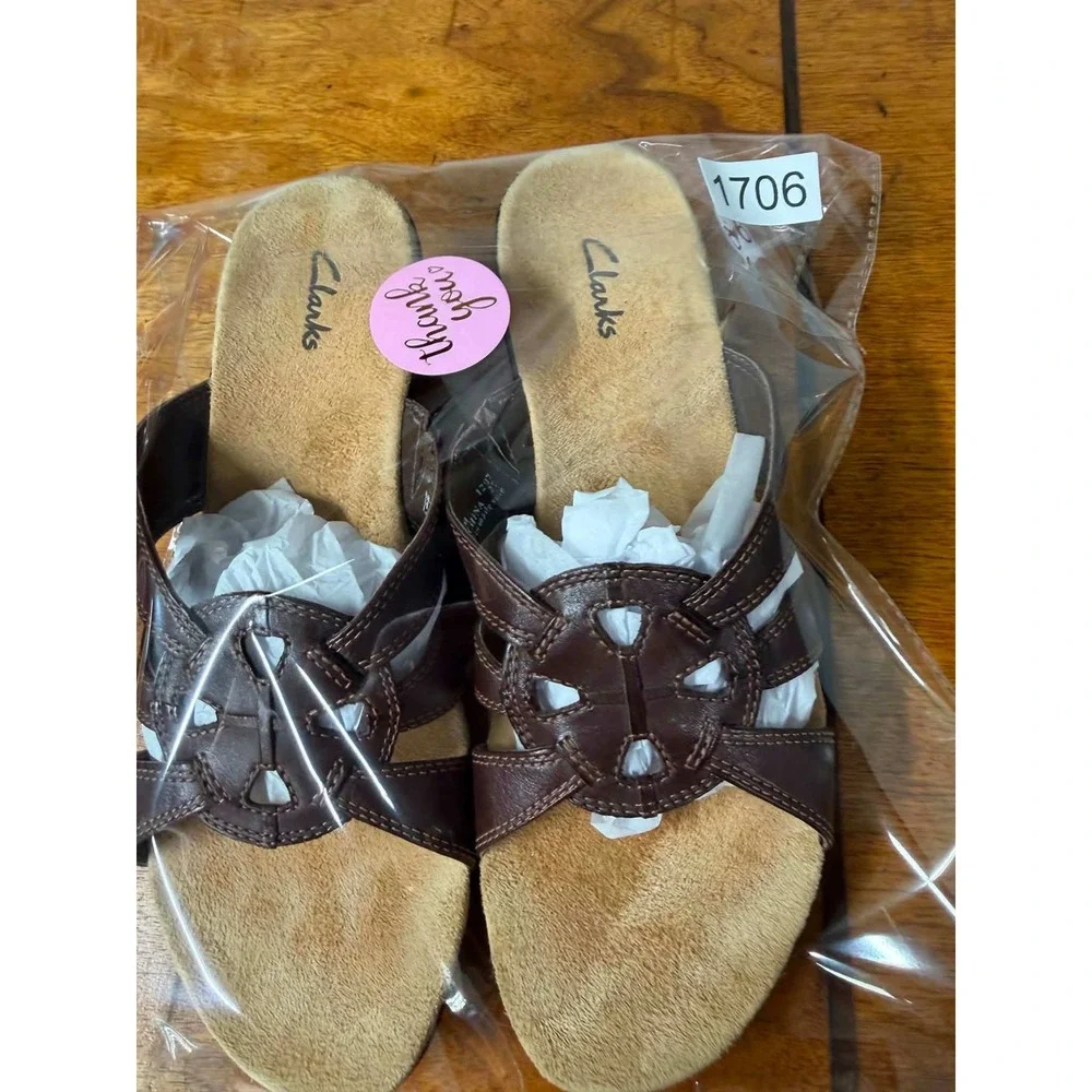 Clarks Womens 8M Brown Sandals Slide Wedge Strappy Leather Cutout 88456